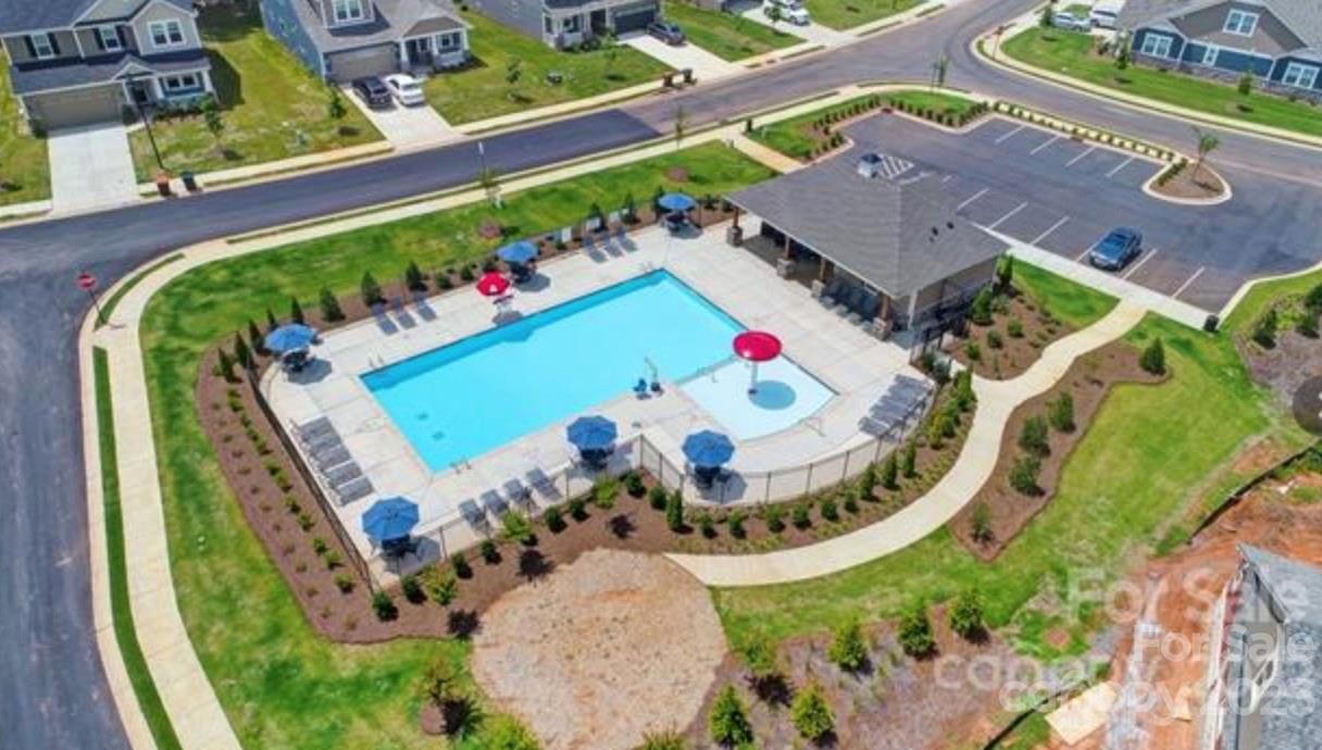 Lake Crest - Residential