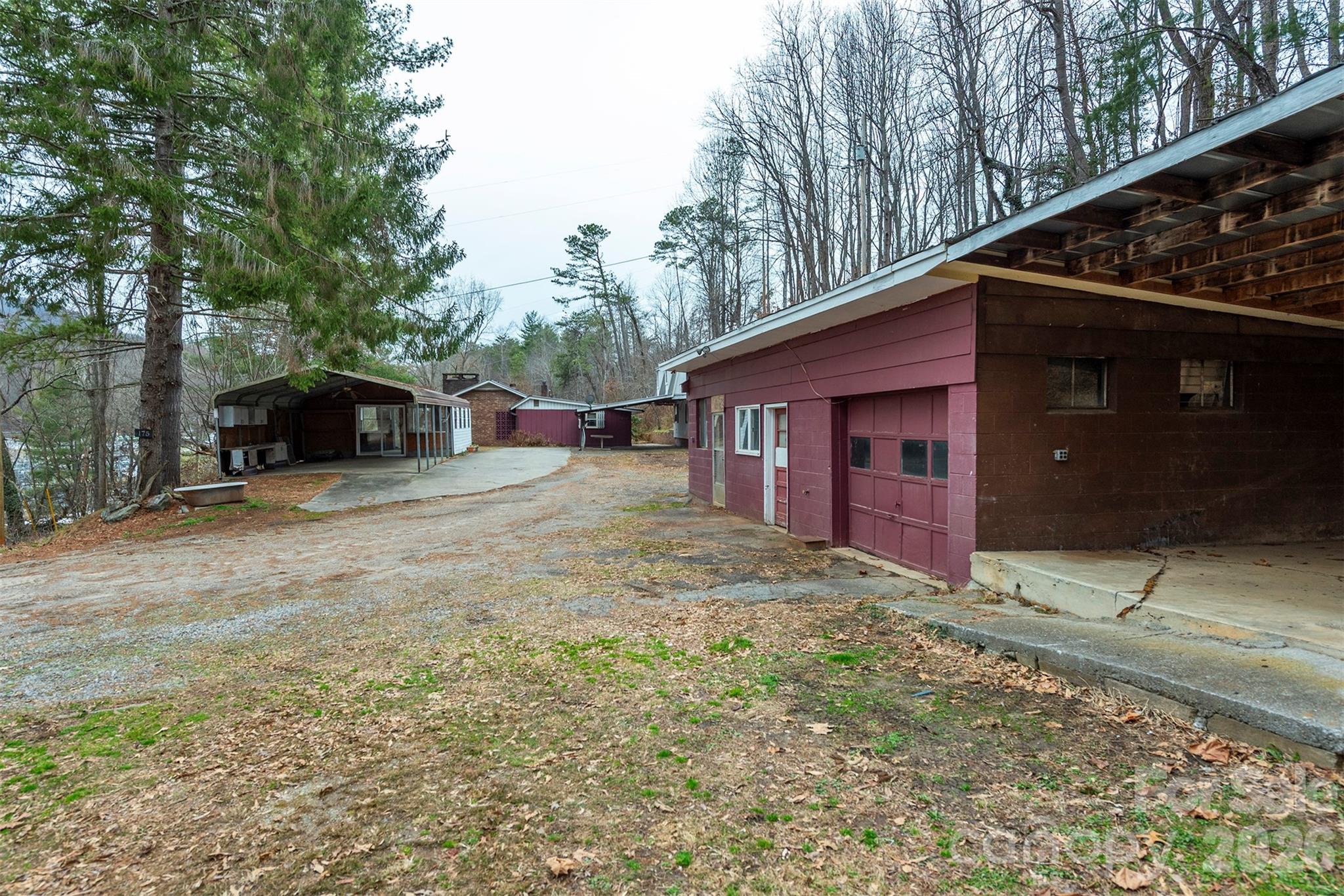 175 & 179 River Lane