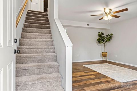729 Tenth Avenue NE Hickory NC 28601