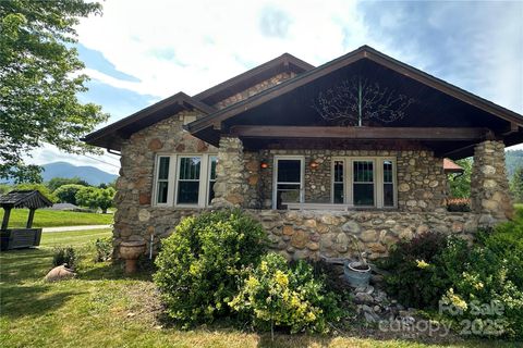 4320 Pisgah Drive Canton NC 28716