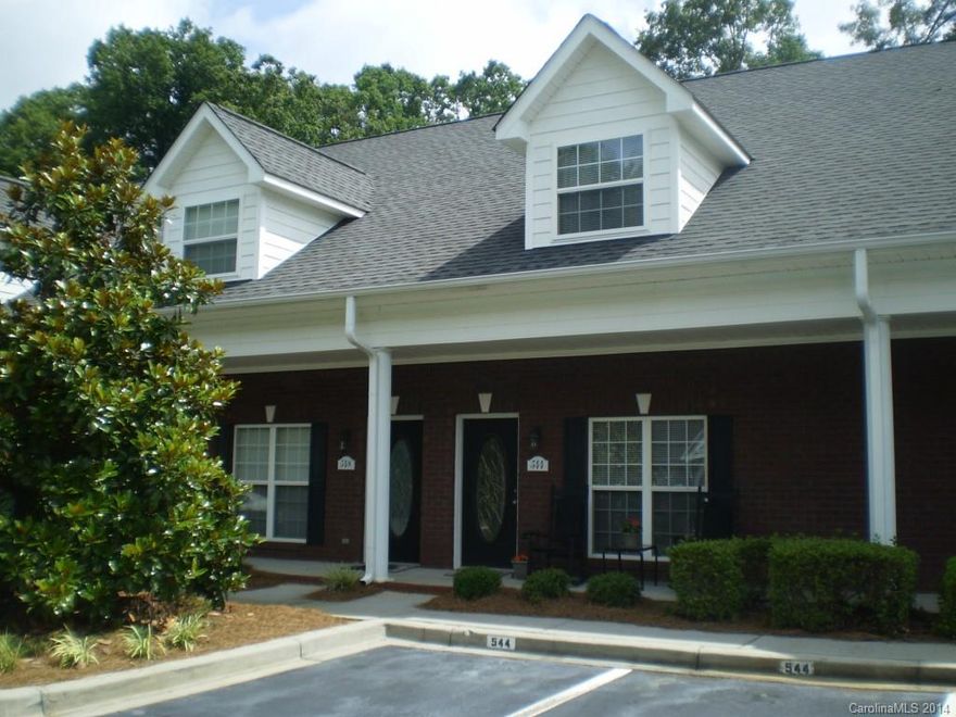 Immaculate brick condo located in popular subdivision with no through traffic.  Beautifully kept property just waiting for you to move right in.  Open floor plan downstairs and gas log fireplace make this property stand out.  You'll love the upgraded chef's kitchen.  The extended back patio makes great outdoor living space.