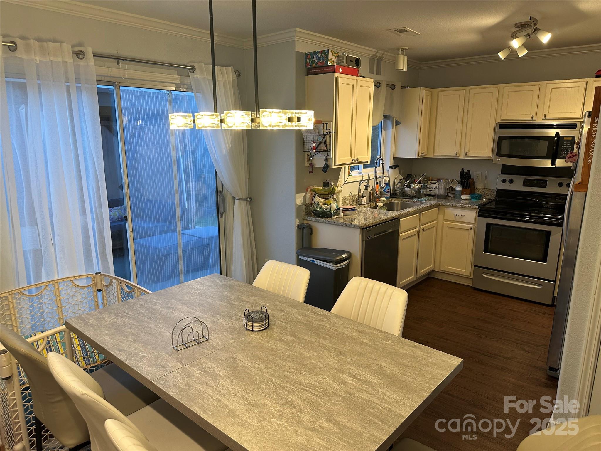 Planters Walk - Residential