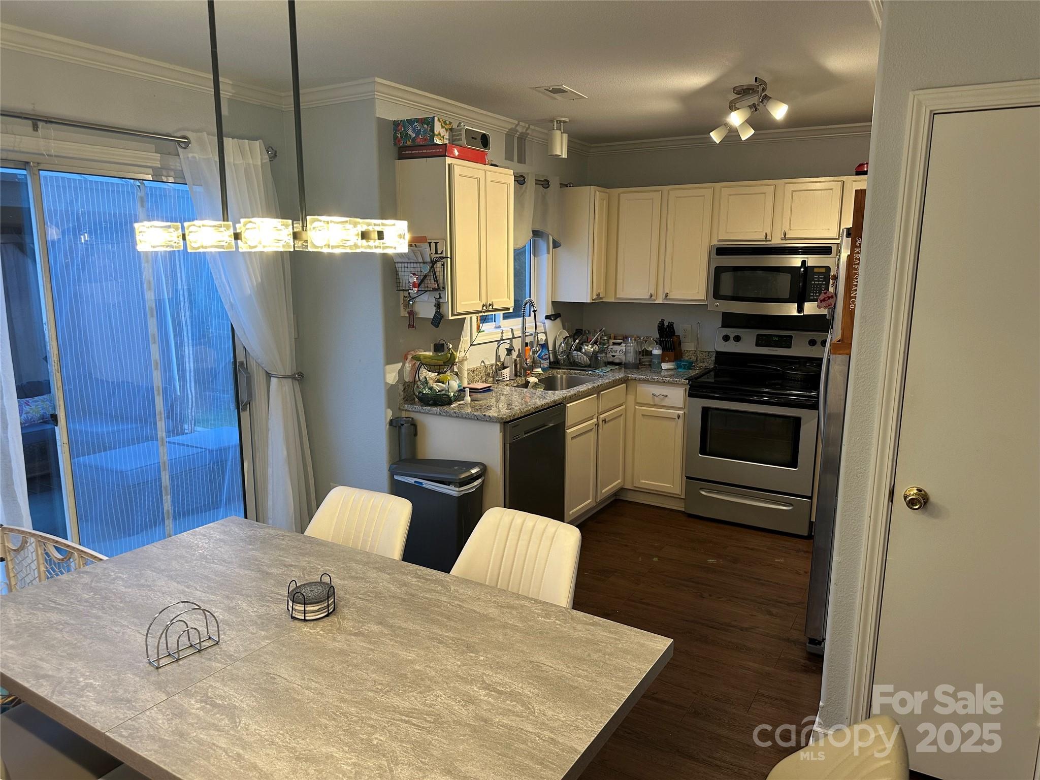 Planters Walk - Residential