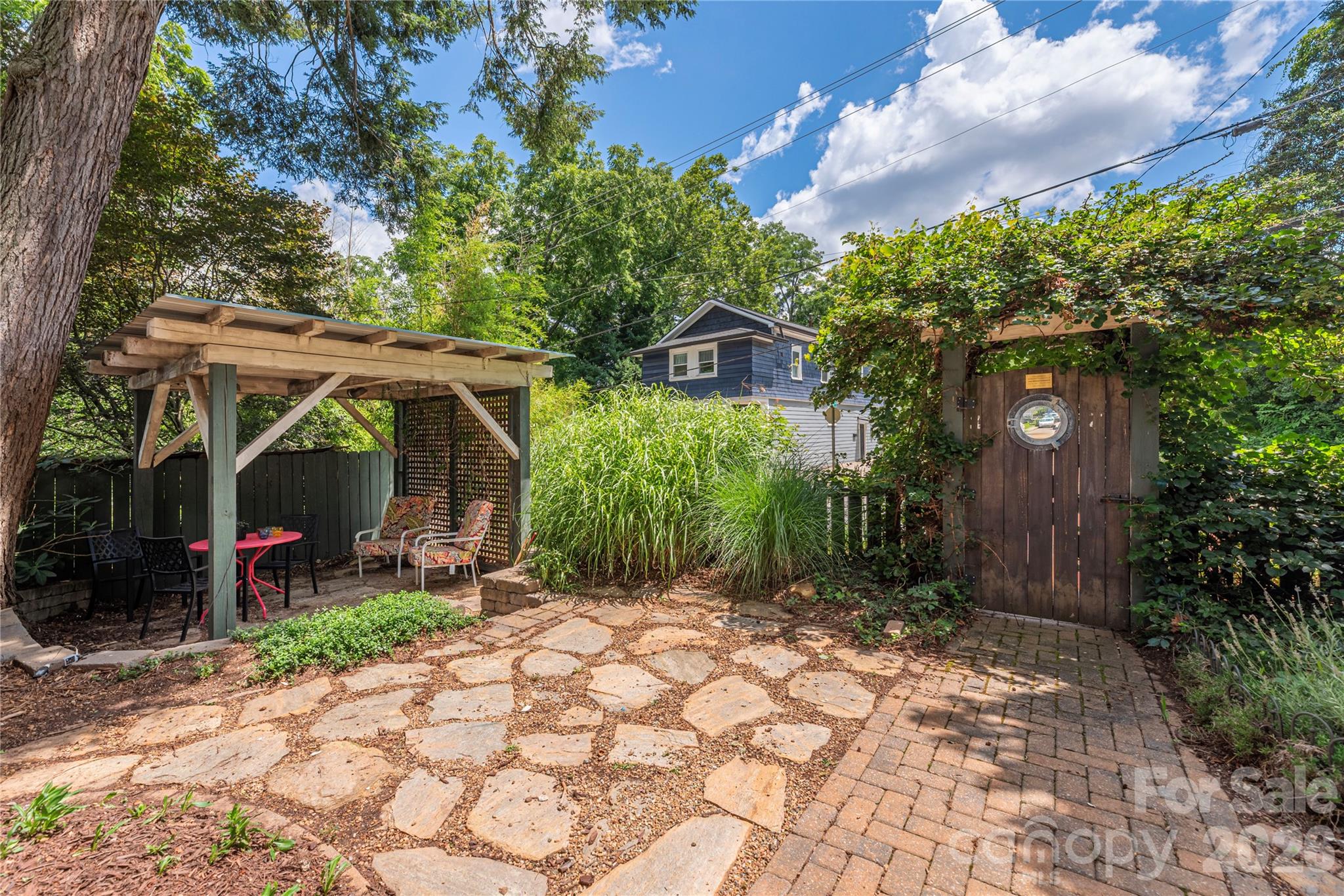 302 Hillside Street