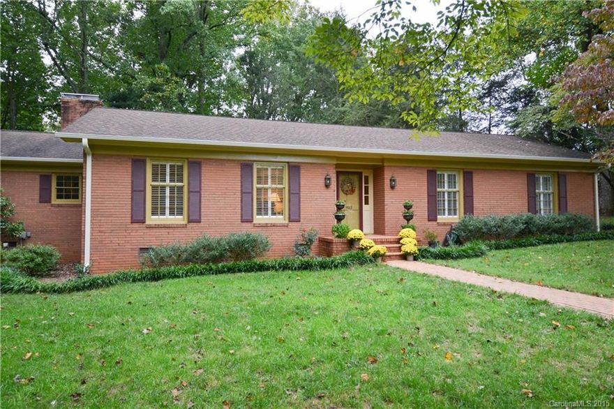 WELCOME HOME! Spacious, updated & well maintained 1 story Ranch located on a quiet cul-de-sac in an established neighborhood! Minutes away from dining, parks, shopping, Historic downtown Statesville, Mitchell Community College & I-40. NEW counter tops/sink/tile work in Kitchen, fresh paint/plantation shutters/crown molding throughout, oversized Butler's Pantry attached to Laundry Room, ample storage, nice landscaping, screened-in porch/deck/private backyard perfect for entertaining/family fun.