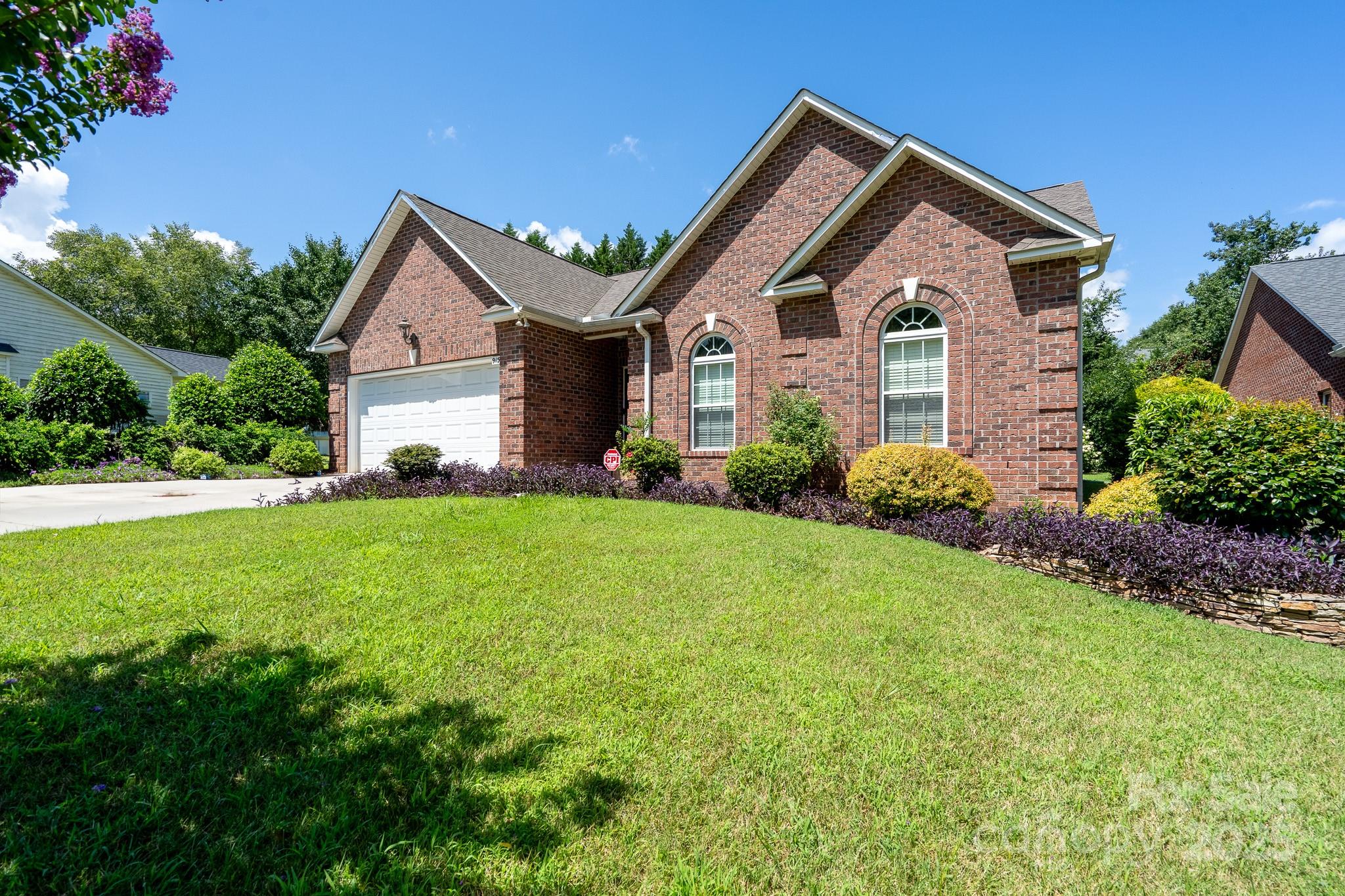 915 Overhill Road