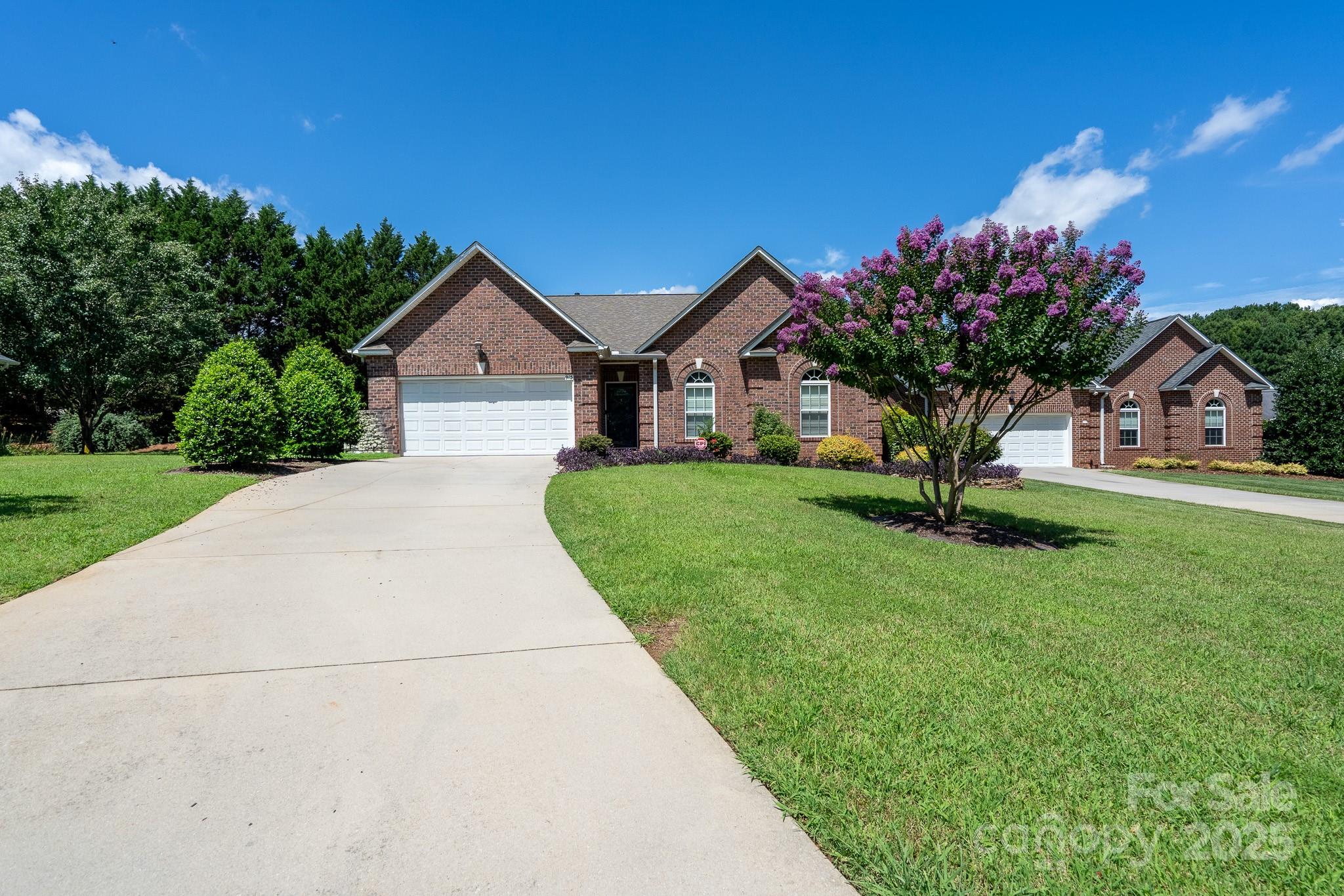 915 Overhill Road