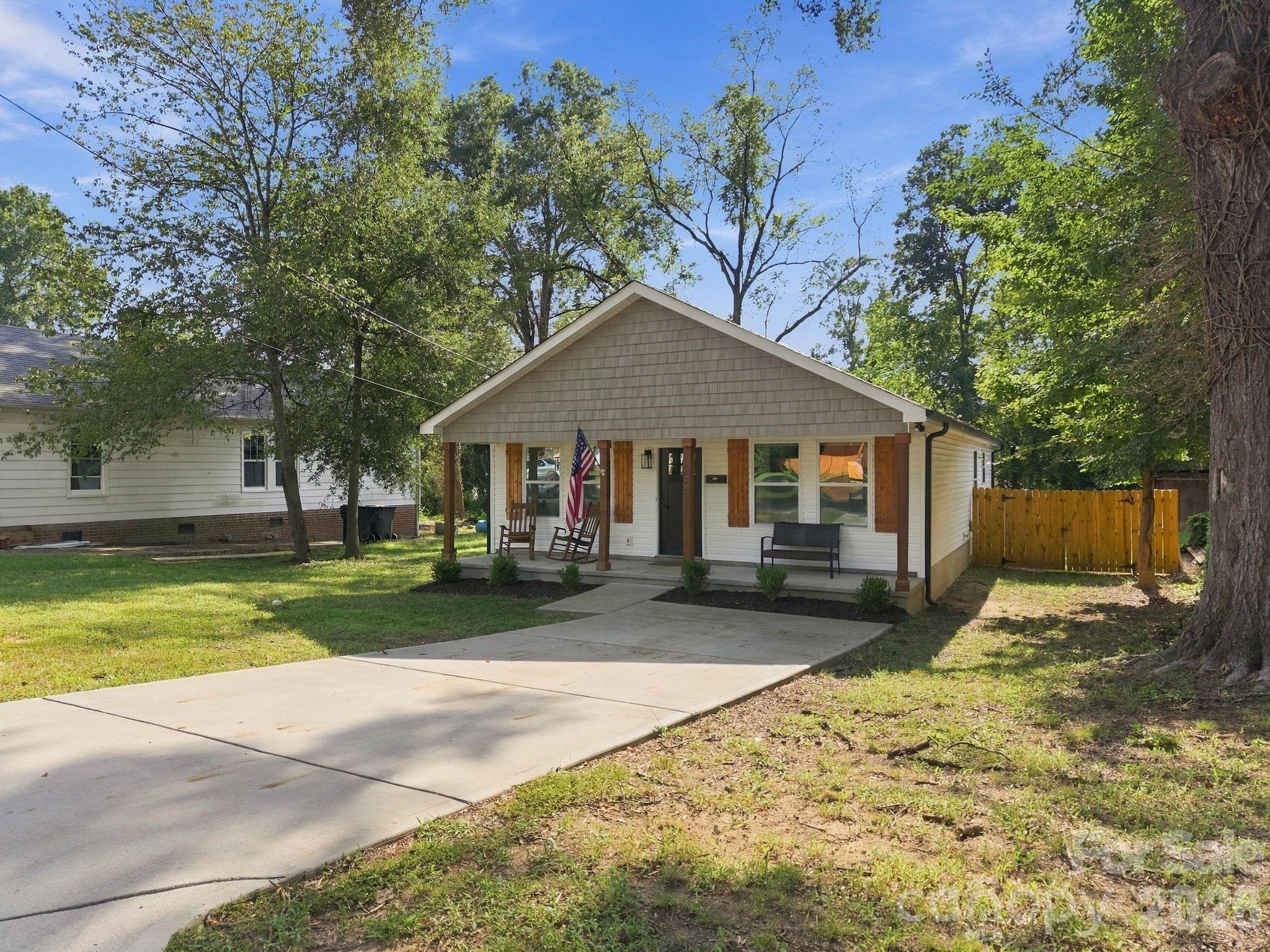 523 Gibson Drive NW