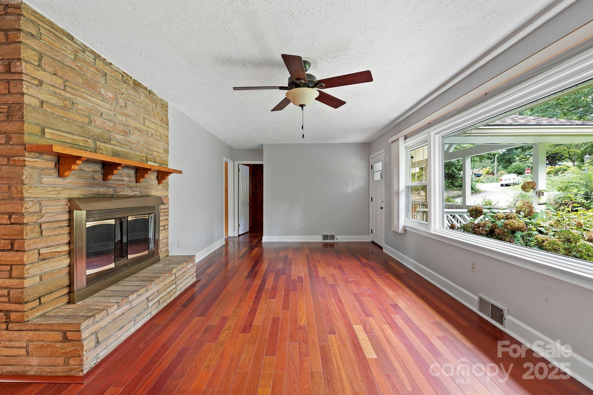 227 S Laurel Circle Drive