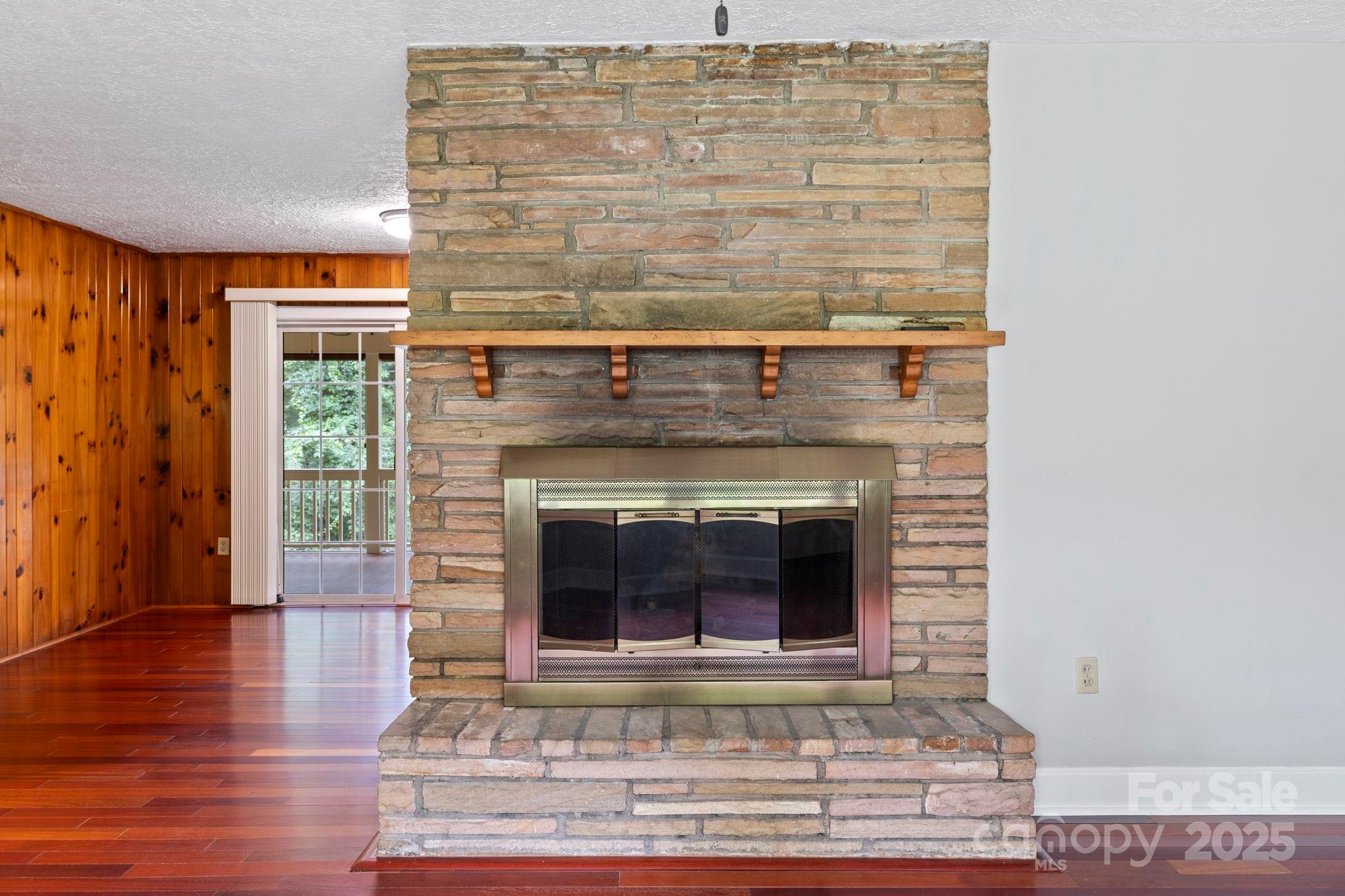 227 S Laurel Circle Drive
