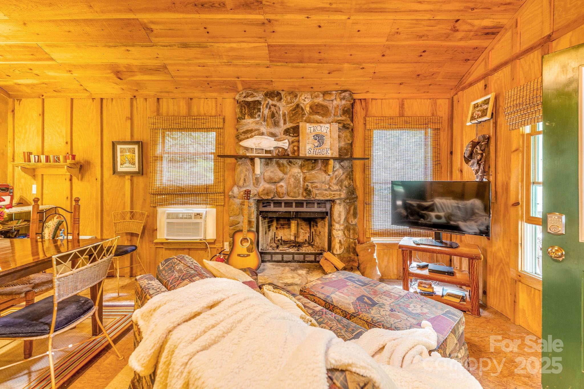 Laurel River Crossing - Residential