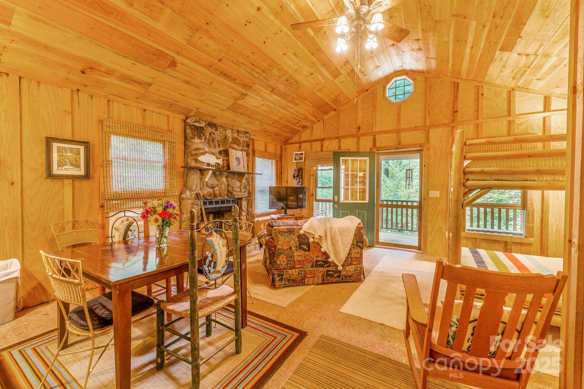 Laurel River Crossing - Residential