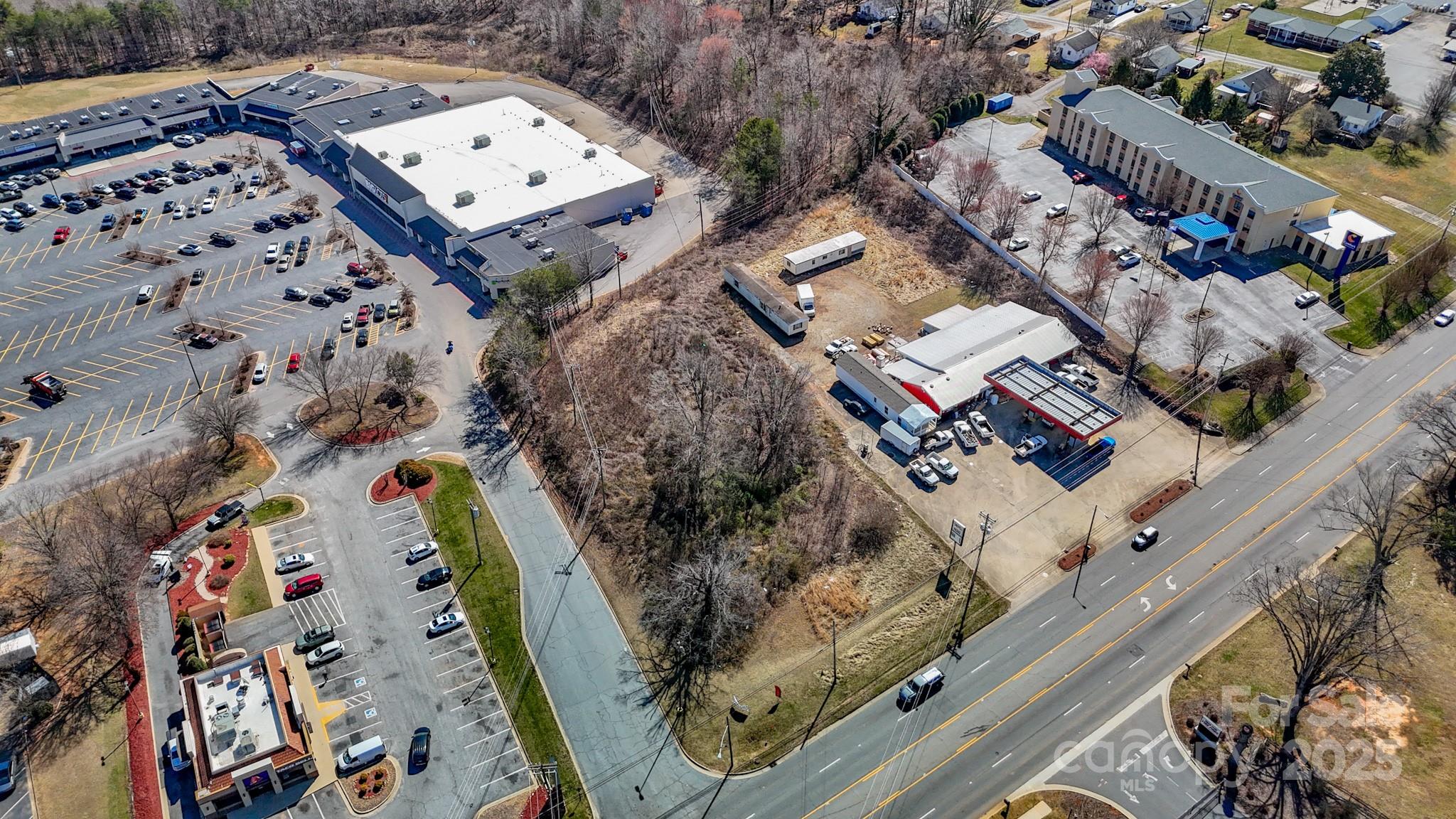 1261 Burkemont Avenue