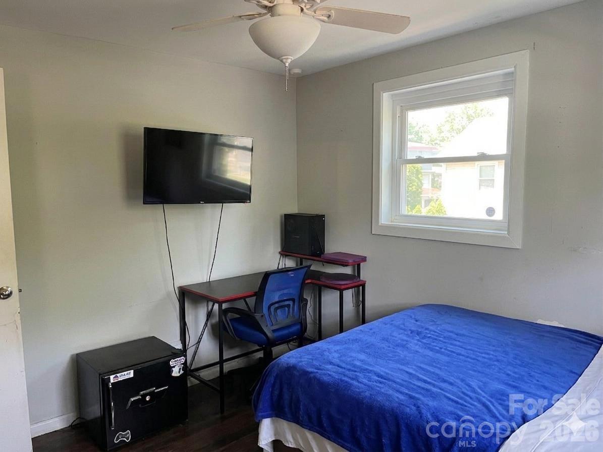 108 York Park Street