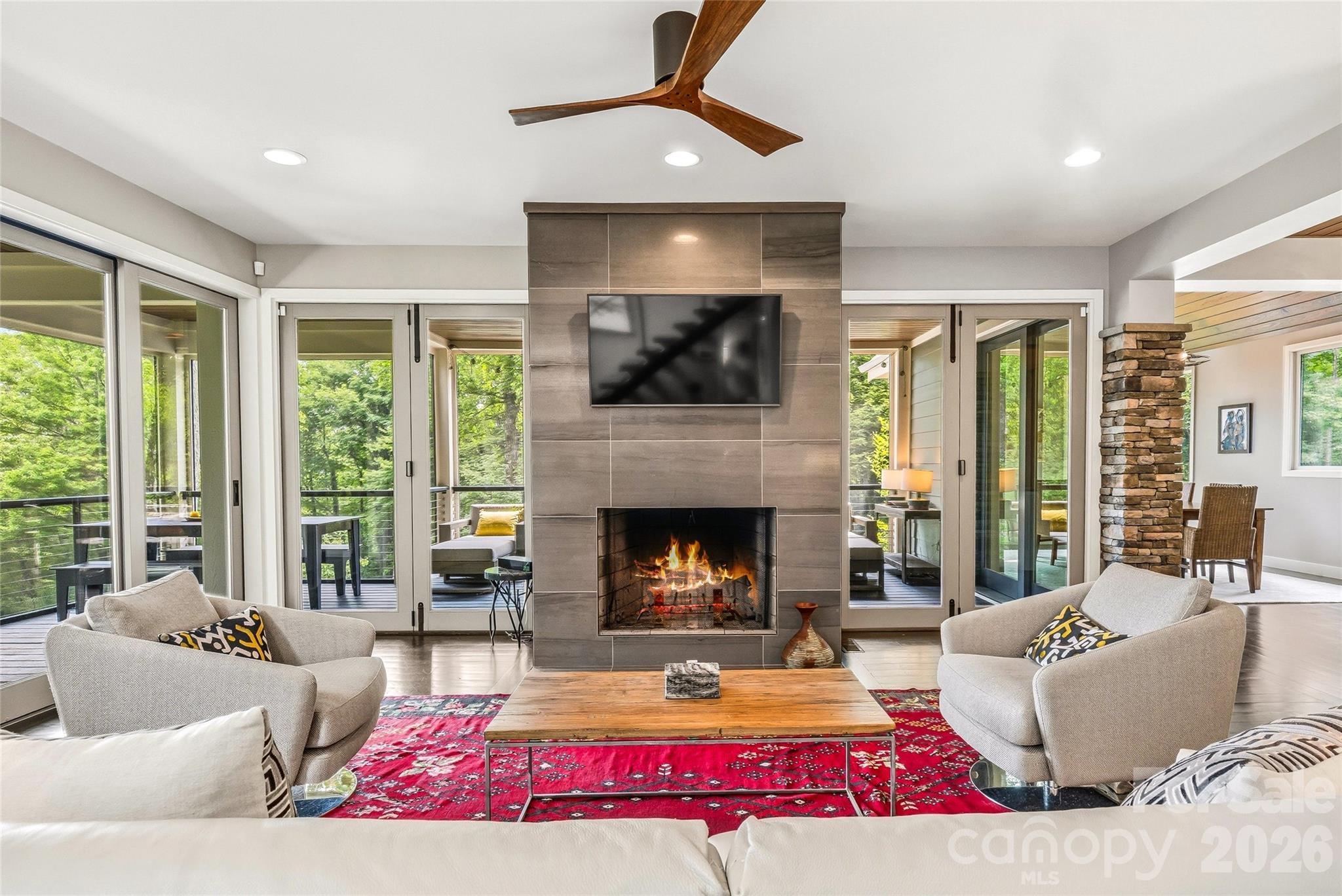 233 Tanglewood Lane