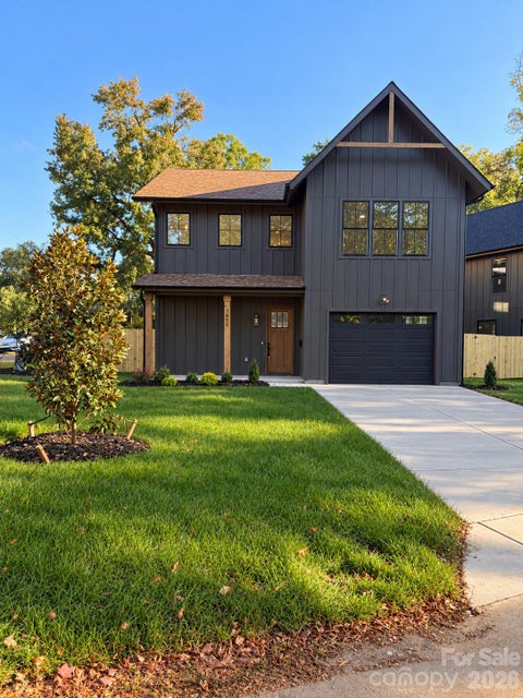 Photo of 3850 Avalon Avenue, Charlotte, NC 28208 (MLS # 4437989)