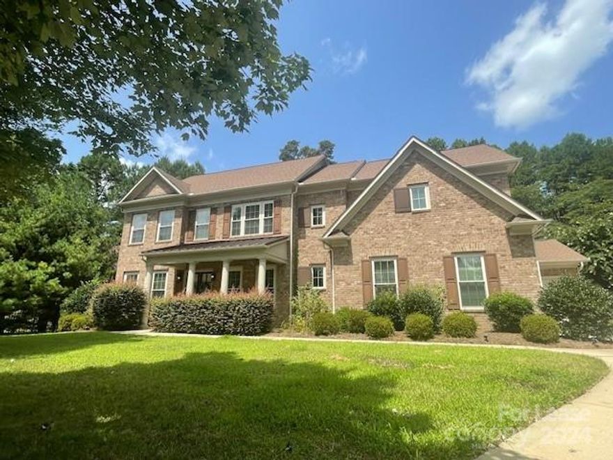 3 story brick estate in Bridgemill with private backyard and 3 car side garage on cul de sac. Formal dining and living rooms at front of home, kitchen has upgraded back splash, new fridge, SS appliances, large island. Breakfast room has vaulted ceiling and access to the enclosed backyard and large paver patio. Family room has gas fireplace, hardwoods throughout entire home! Guest suite with full bath on first floor, huge 3rd floor can be a 6th bedroom or just a bonus room with a full bathroom on that floor. Second floor has loft, bedroom with a en suite bath, two bedrooms share a jack and Jill bathroom, and the primary suite has two walk in closets, en suite bath with separate vanities, walk in shower, garden tub. Available for immediate move in