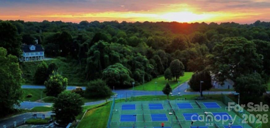 518 30th Avenue Circle NE