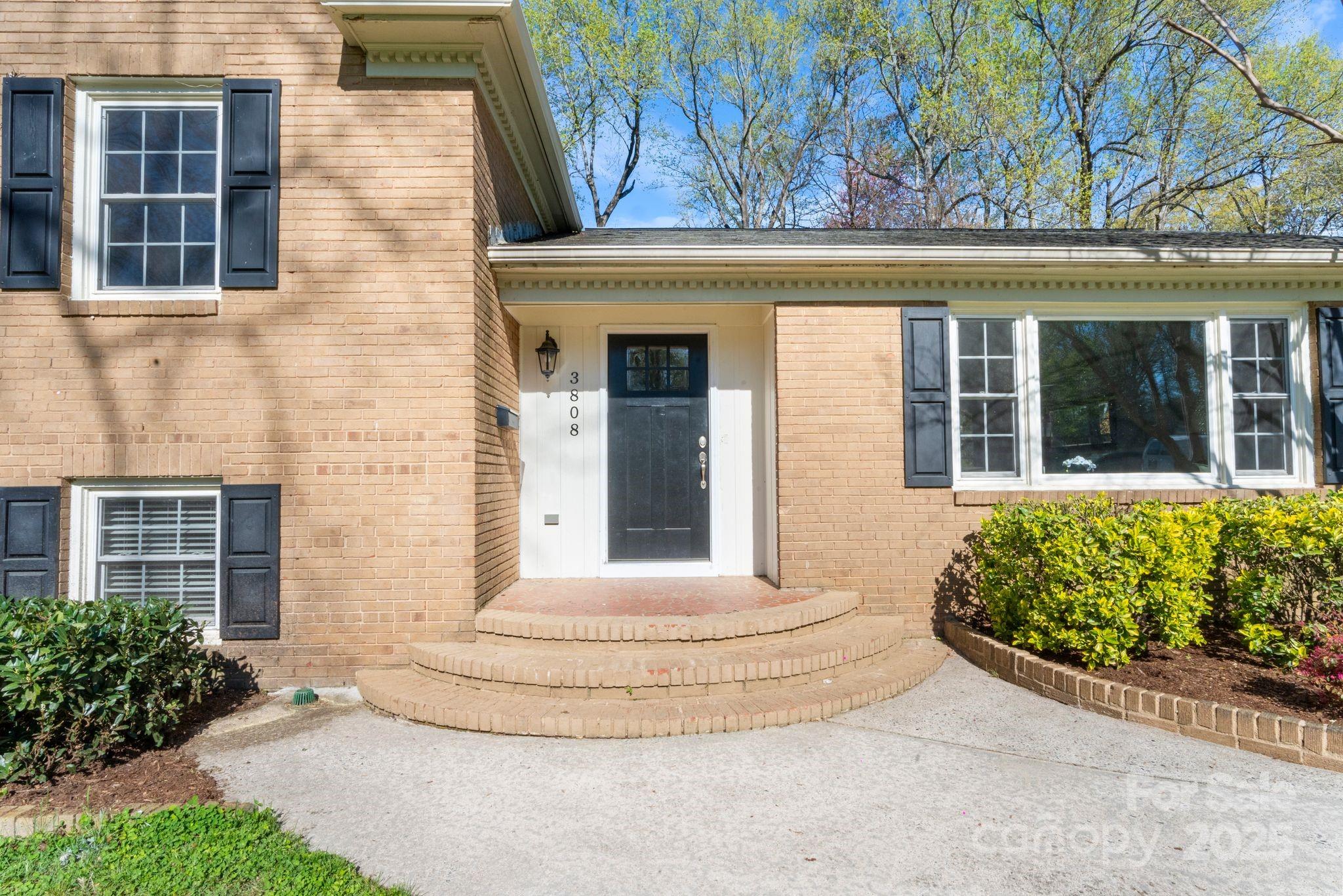 3808 Severn Avenue