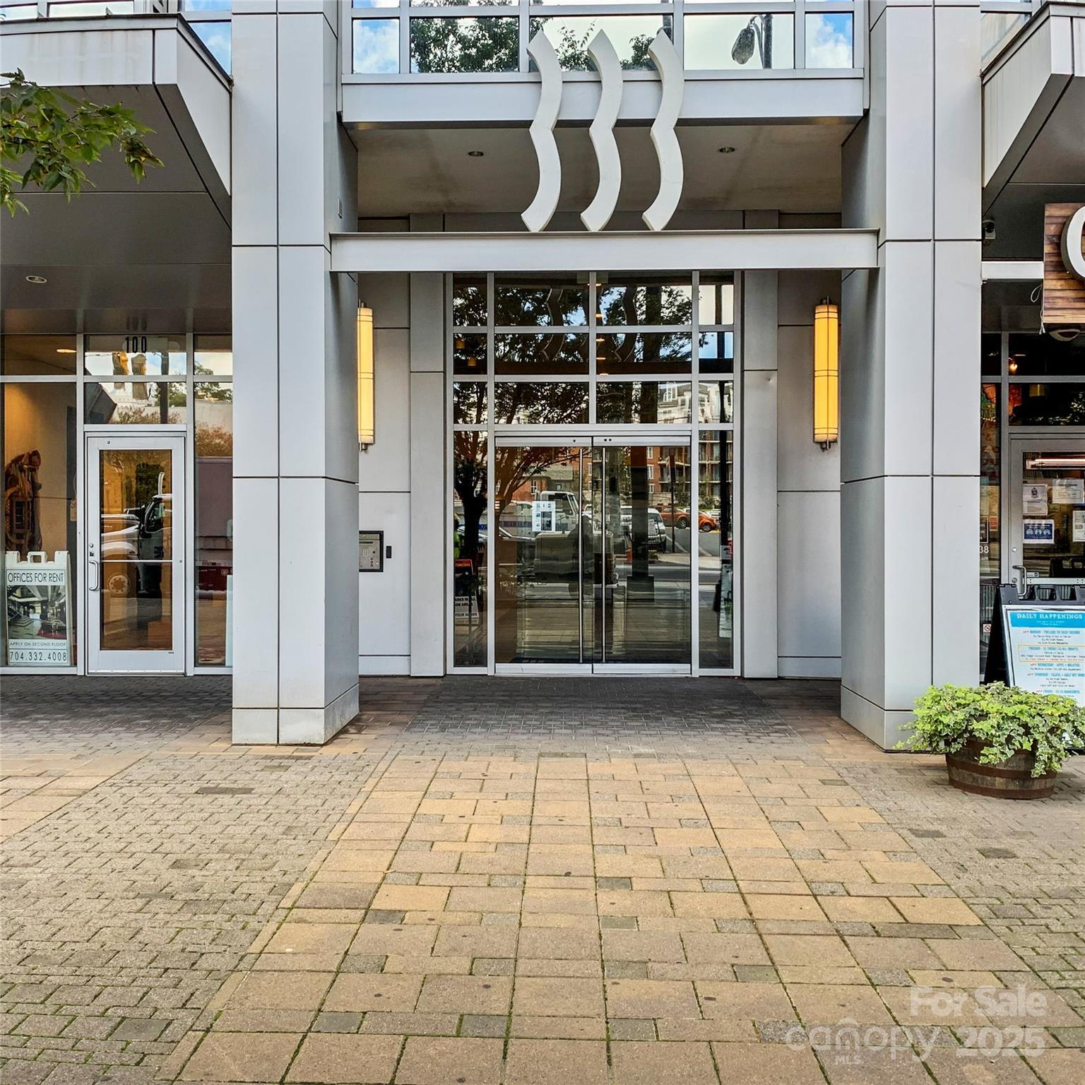 333 W Trade Street 1106