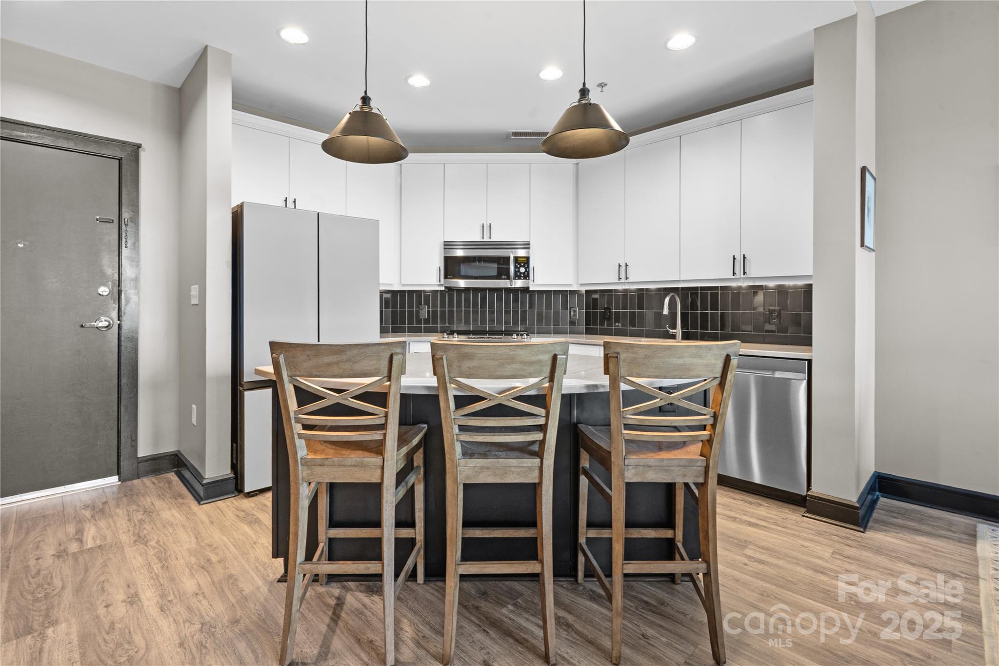 333 W Trade Street 1106