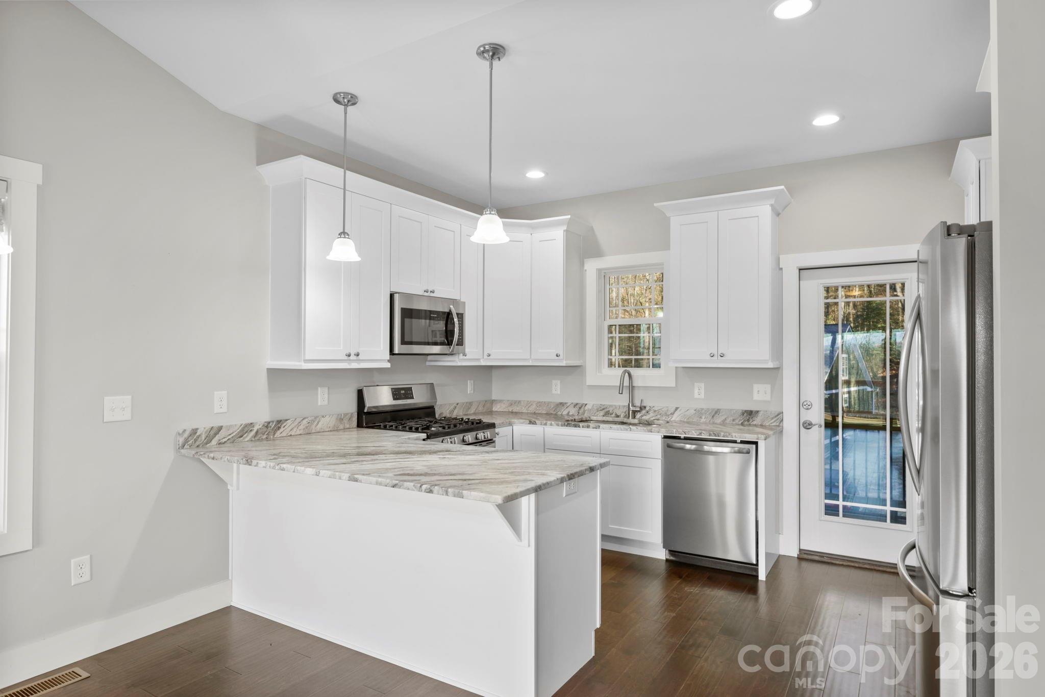 South Creek Cottages - Residential