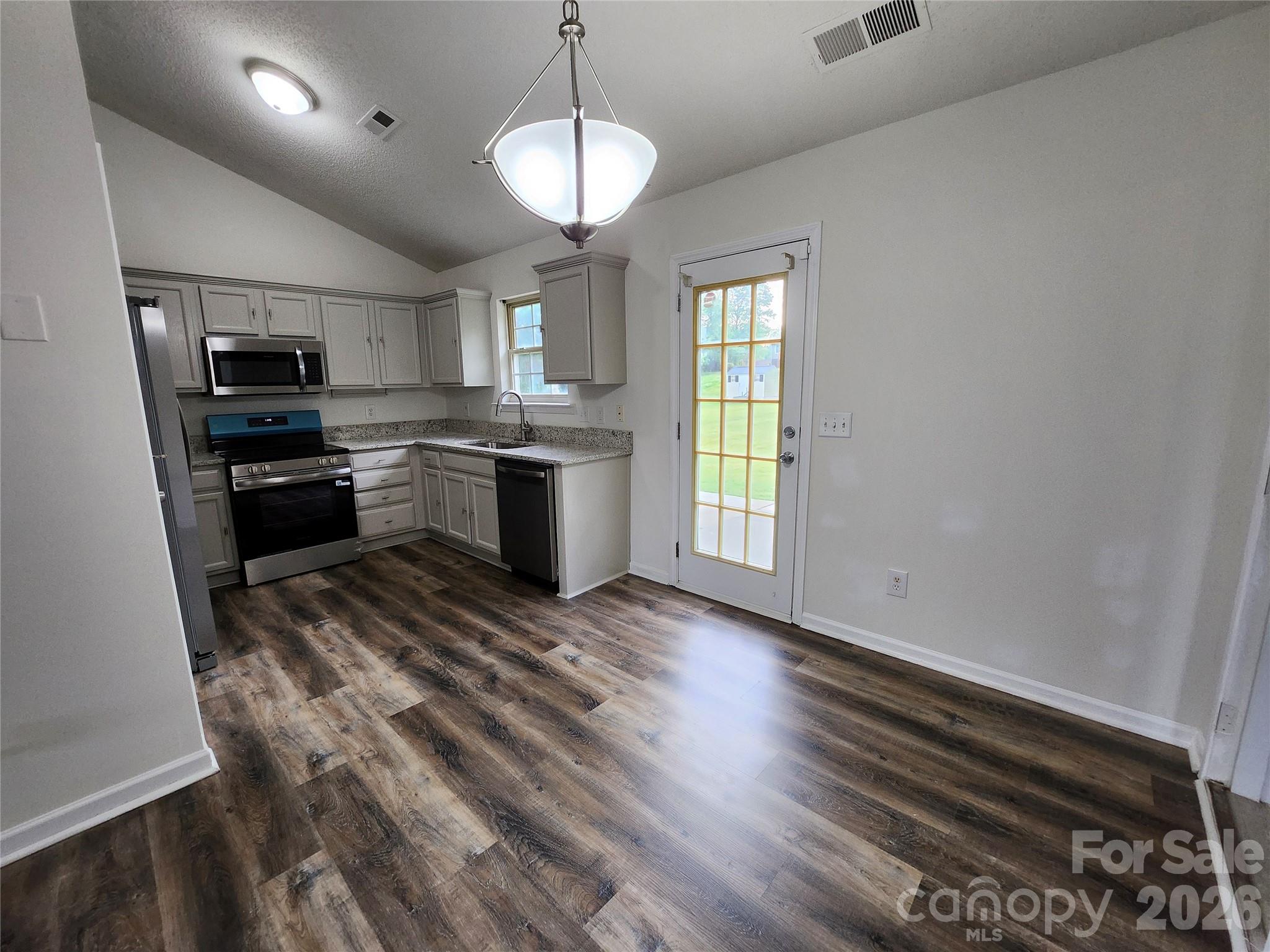 Arvin Meadows - Residential