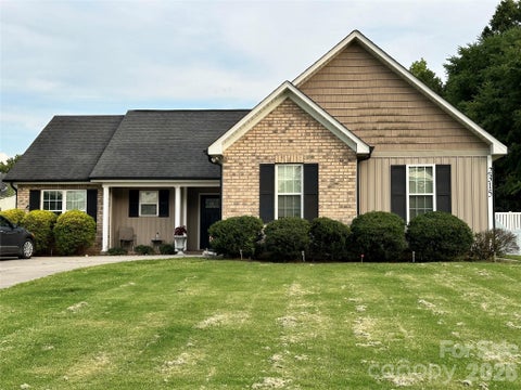 Photo of 2315 Montford Avenue NW, Concord, NC 28027 (MLS # 4405489)