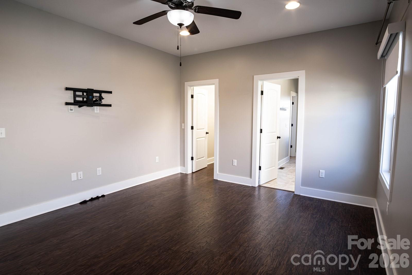 Creekside Village - Residential