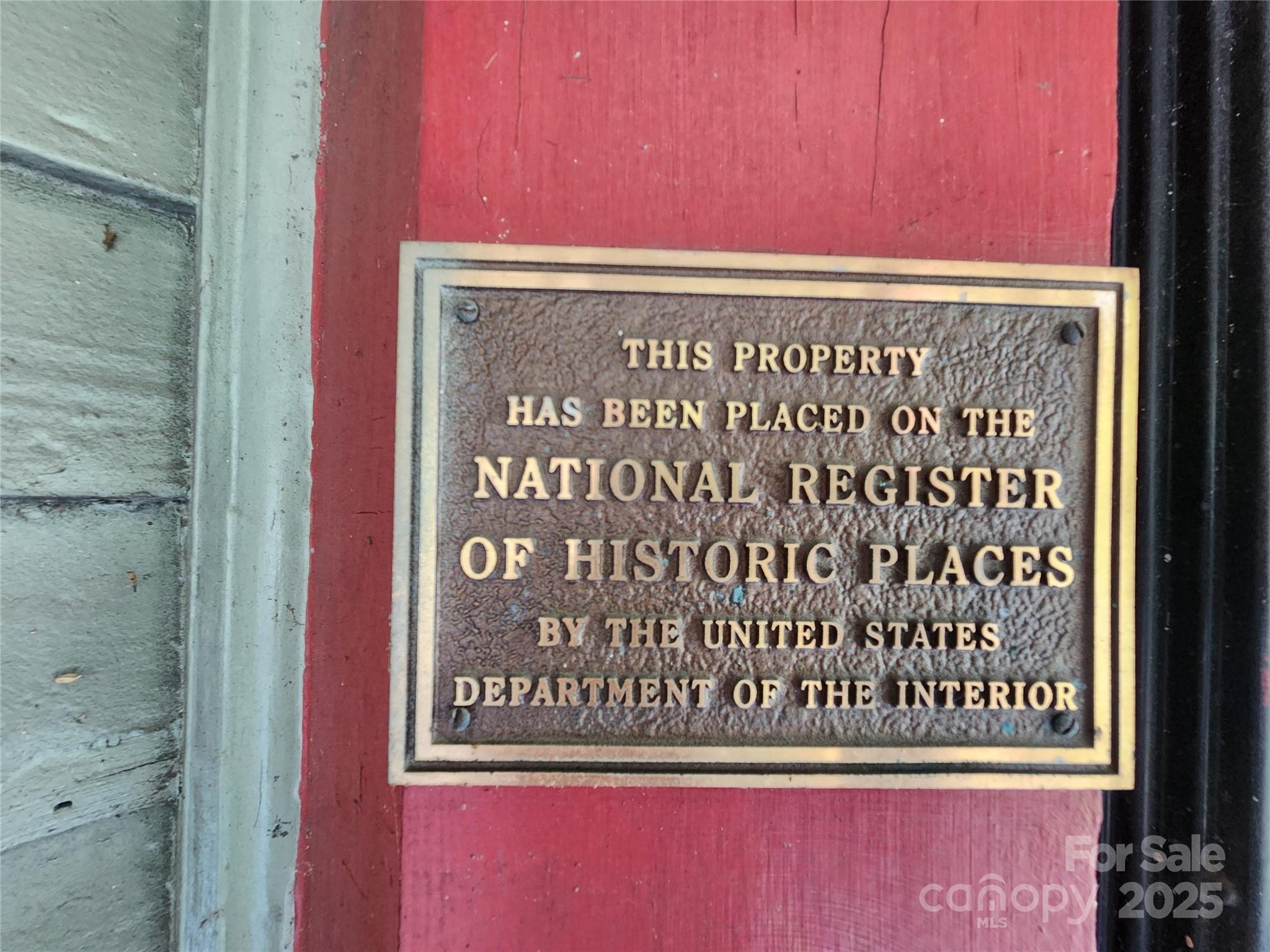 425 W Horah Street