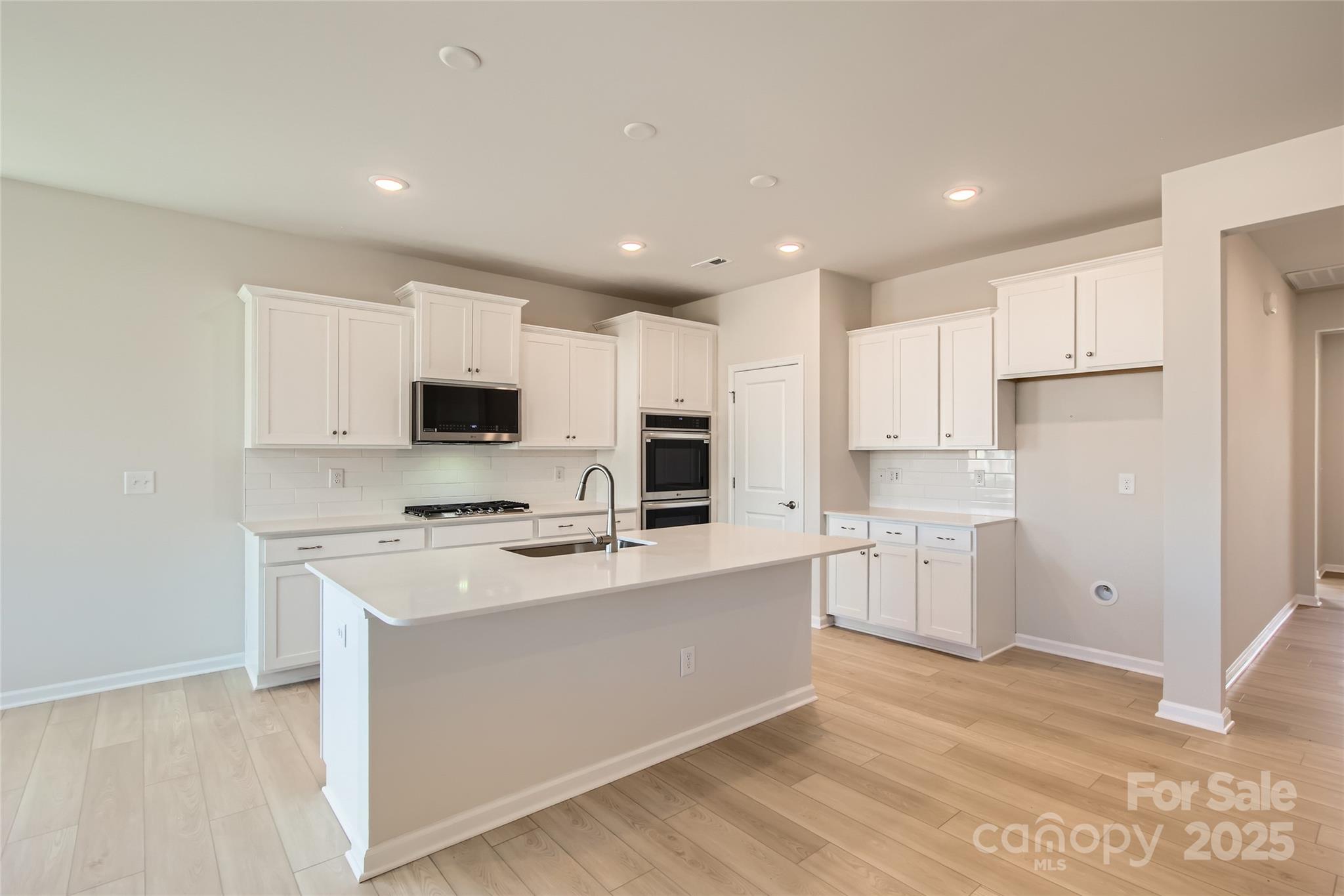 Roselyn - Residential