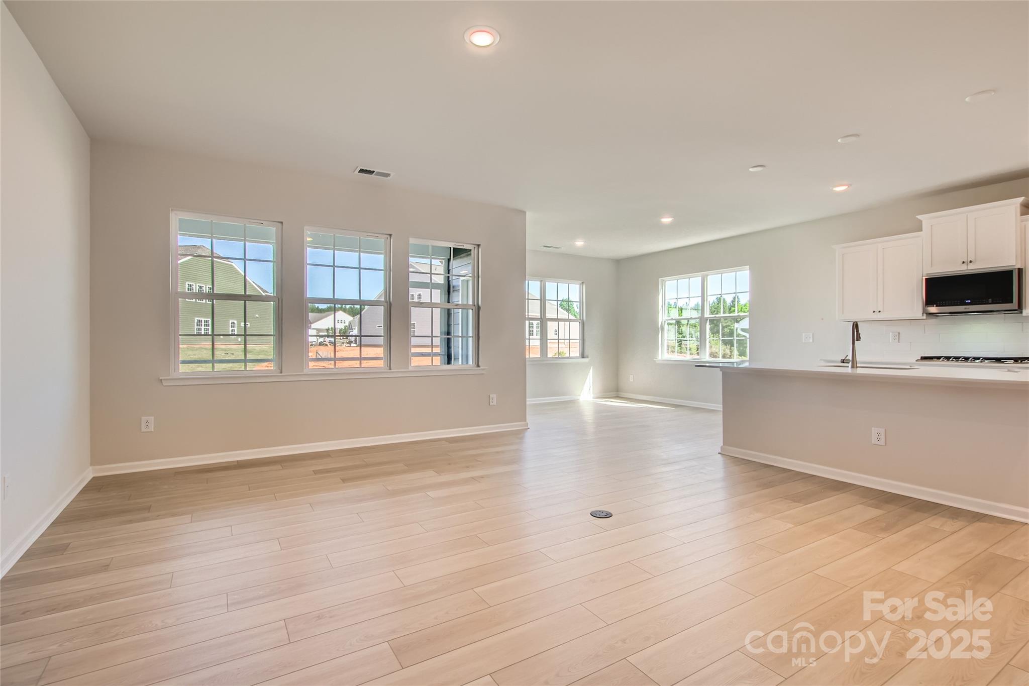 Roselyn - Residential