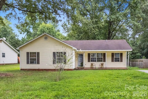 Photo of 615 Pennwood Lane, Charlotte, NC 28215 (MLS # 4411575)