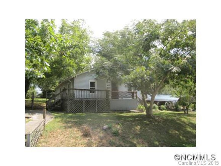 Great house to flip.  Needs electrical work, some plumbing and upgrading. Estate Sale - selling "as is". Seller will not pay for any upgrading or repairs. Priced to sell at $89,900. 1083 S.F., newer windows. All reasonable offers will be considered.