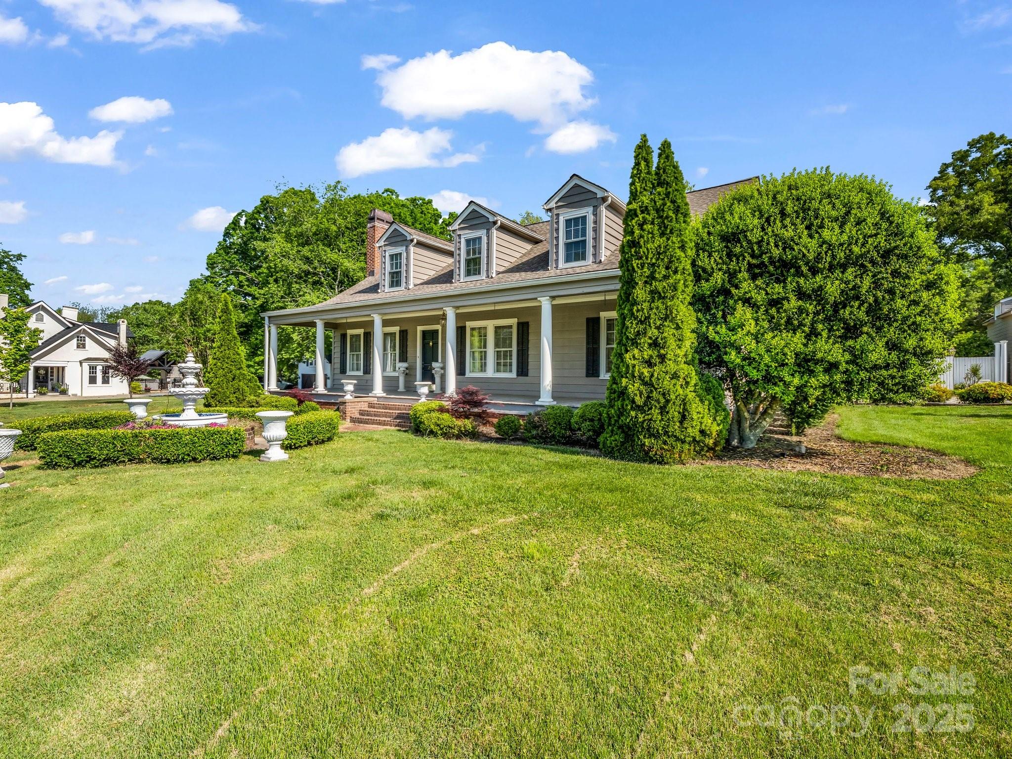 238 W Mountain Street