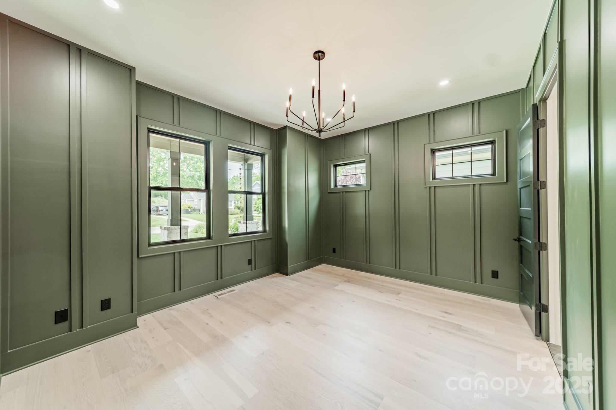 2412 Kingsbury Drive