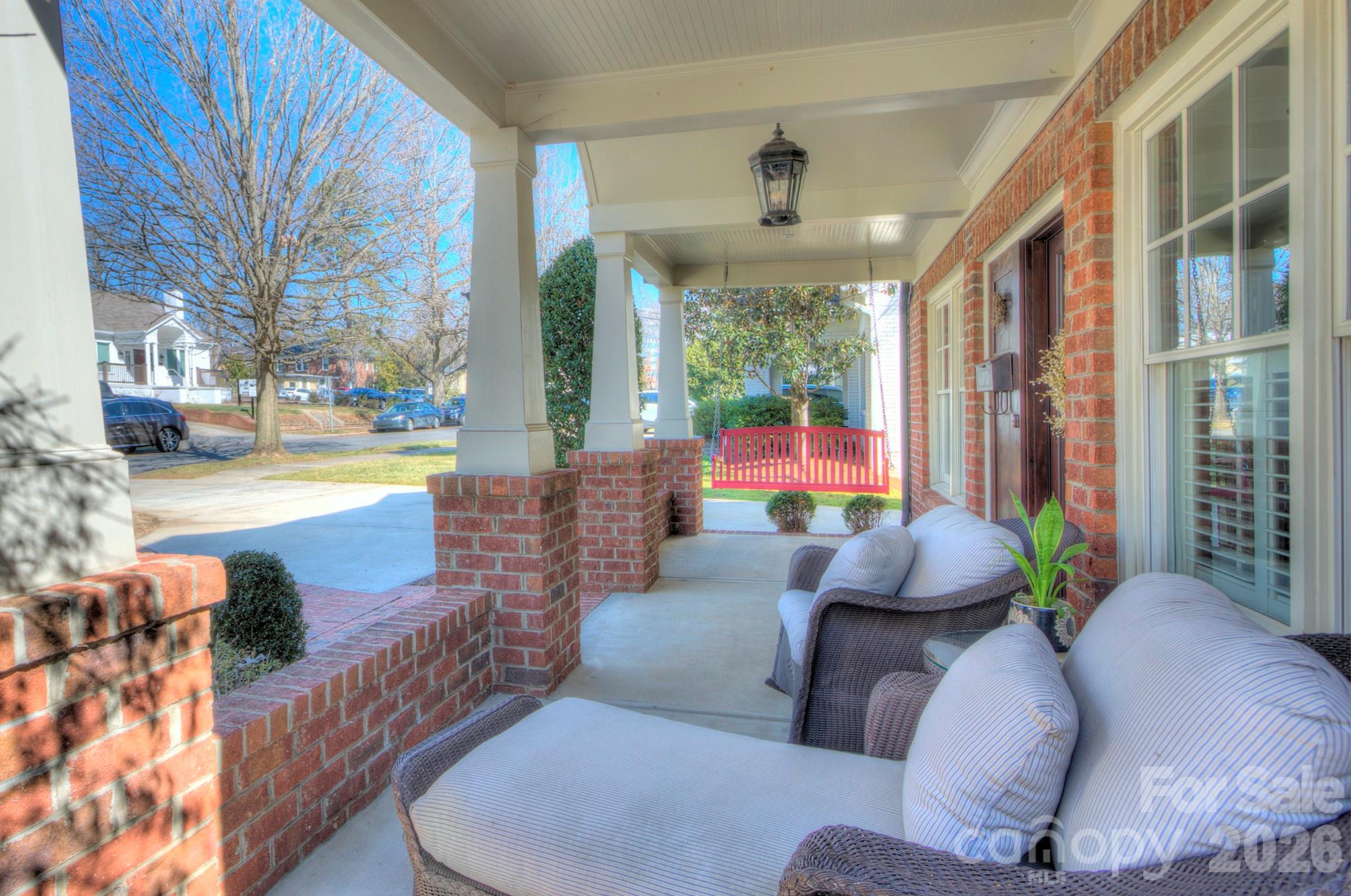 1825 Lombardy Circle