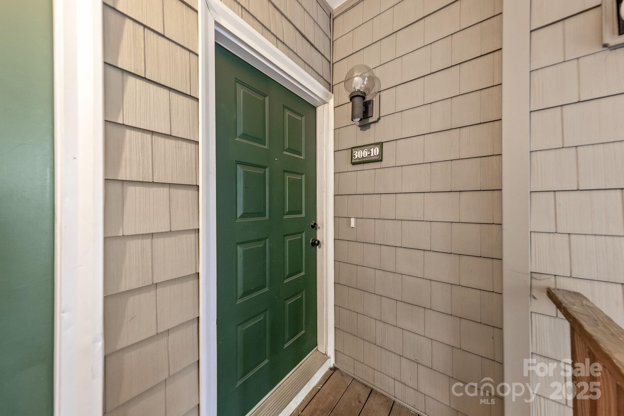 306 S Cedar Street 10