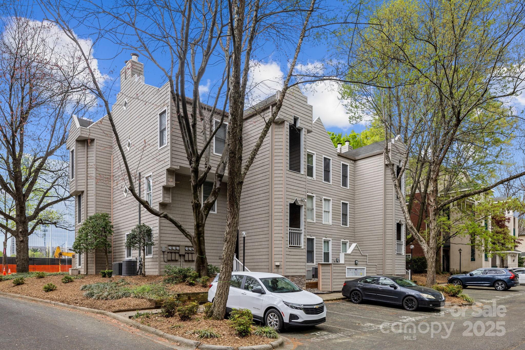 306 S Cedar Street 10