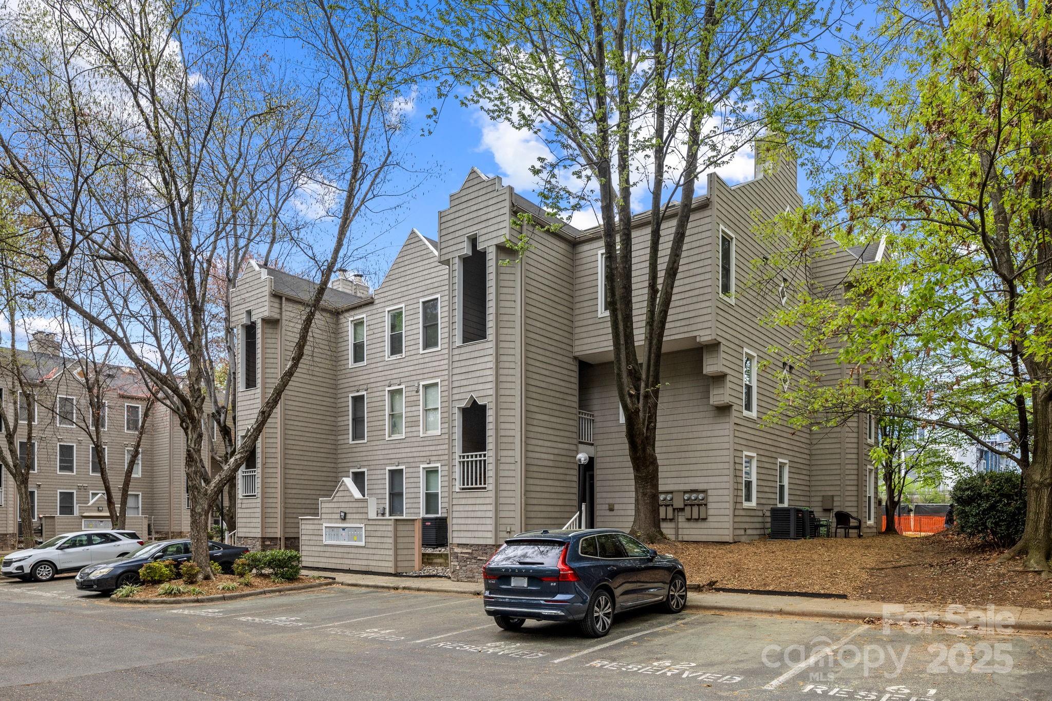 306 S Cedar Street 10