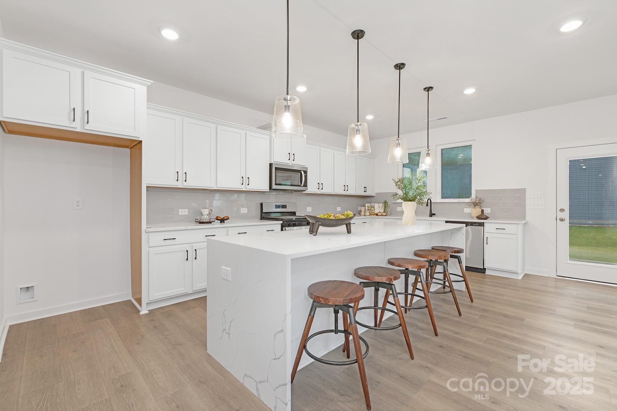 310 Jubilee Way 76p