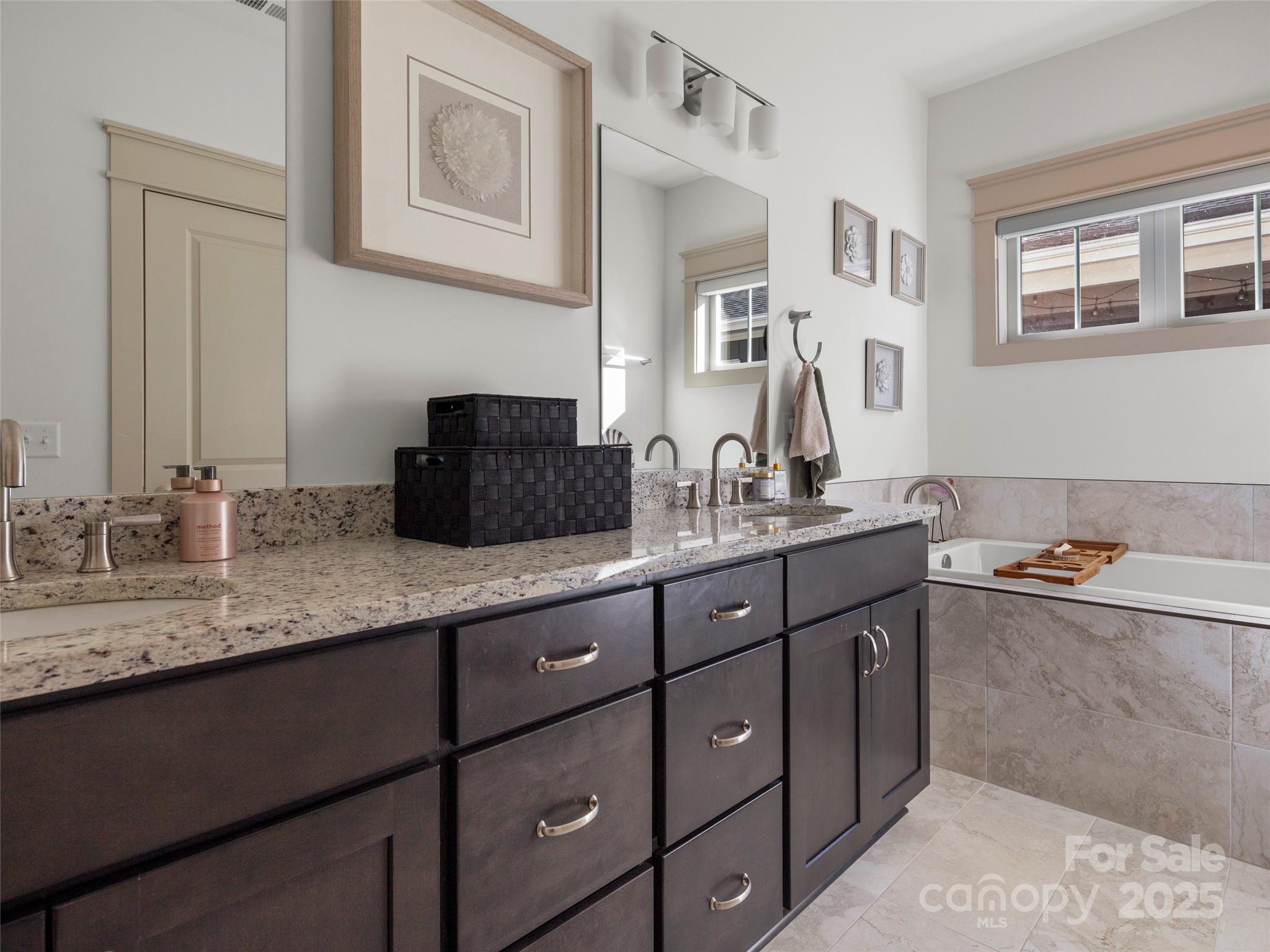 The Cottages at Averys Creek - Residential