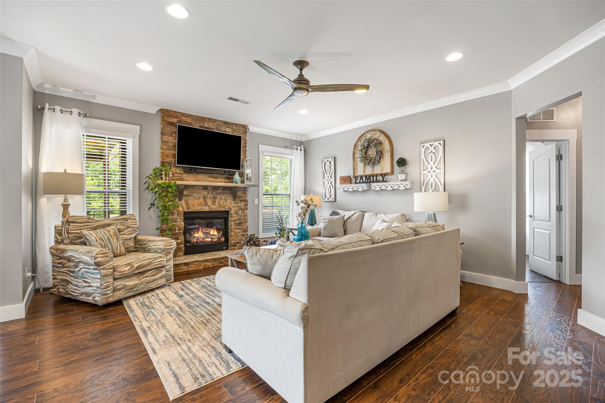 Hawks Creek - Residential