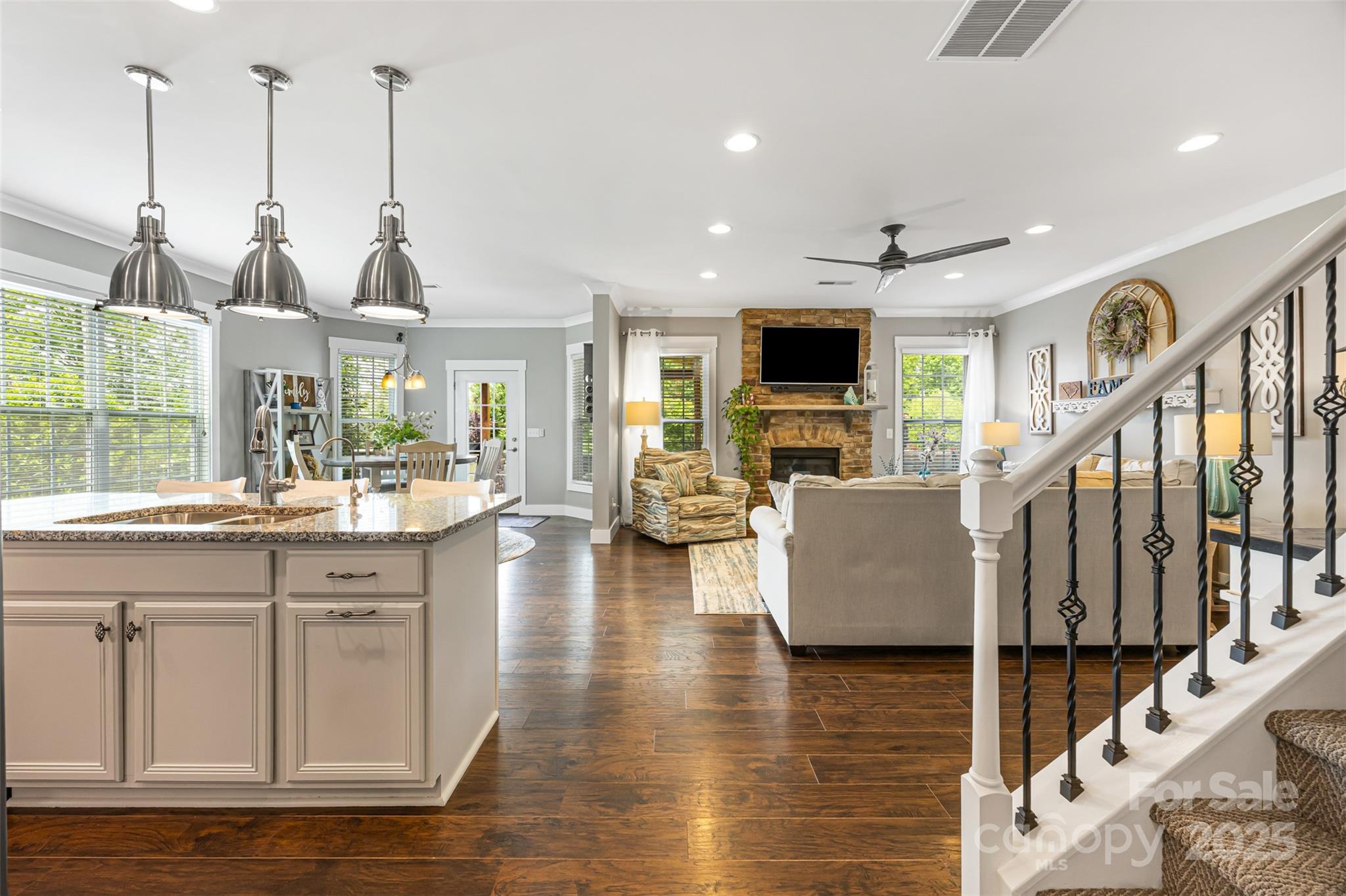 Hawks Creek - Residential