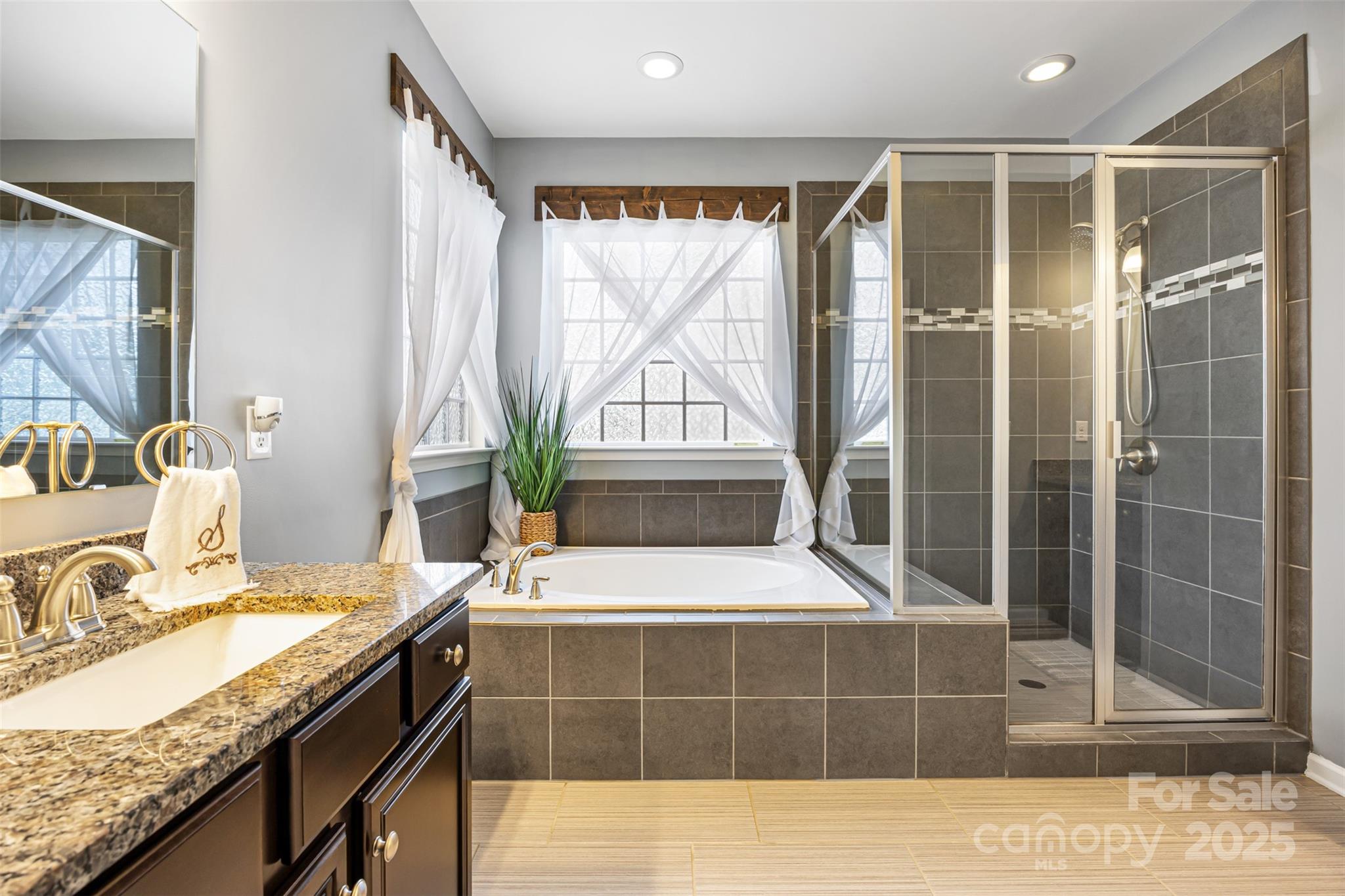 Hawks Creek - Residential