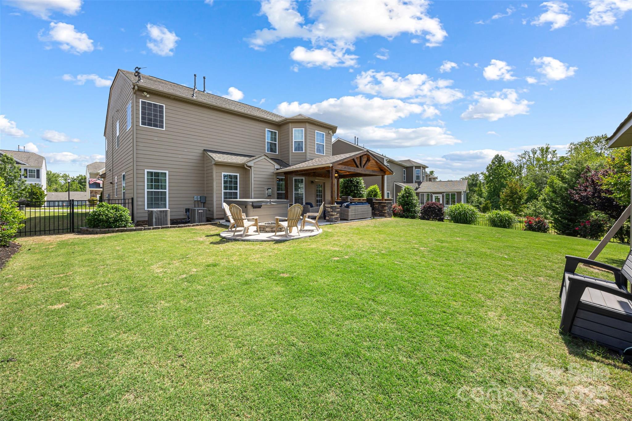 Hawks Creek - Residential