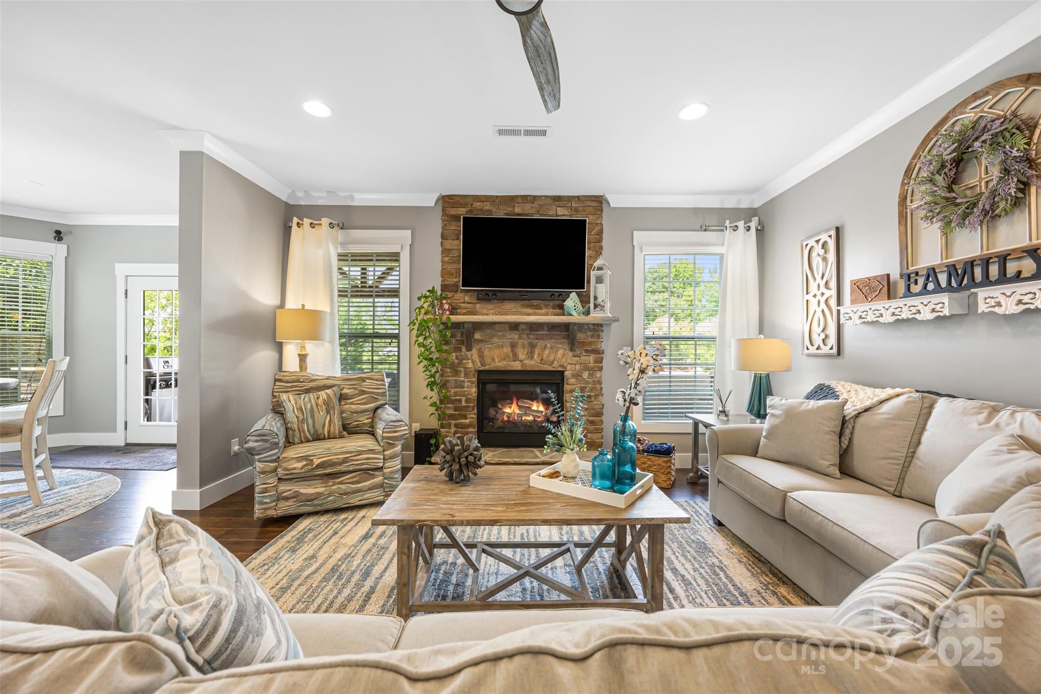 Hawks Creek - Residential