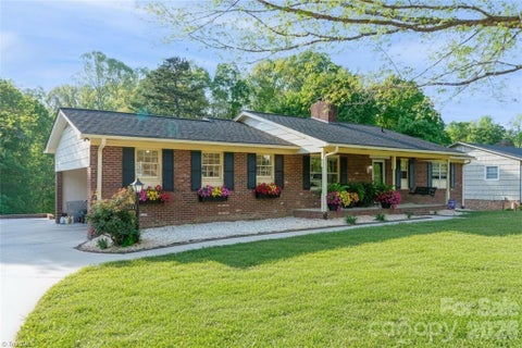 Photo of 244 Pine Valley Road, Thomasville, NC 27360 (MLS # 4395935)