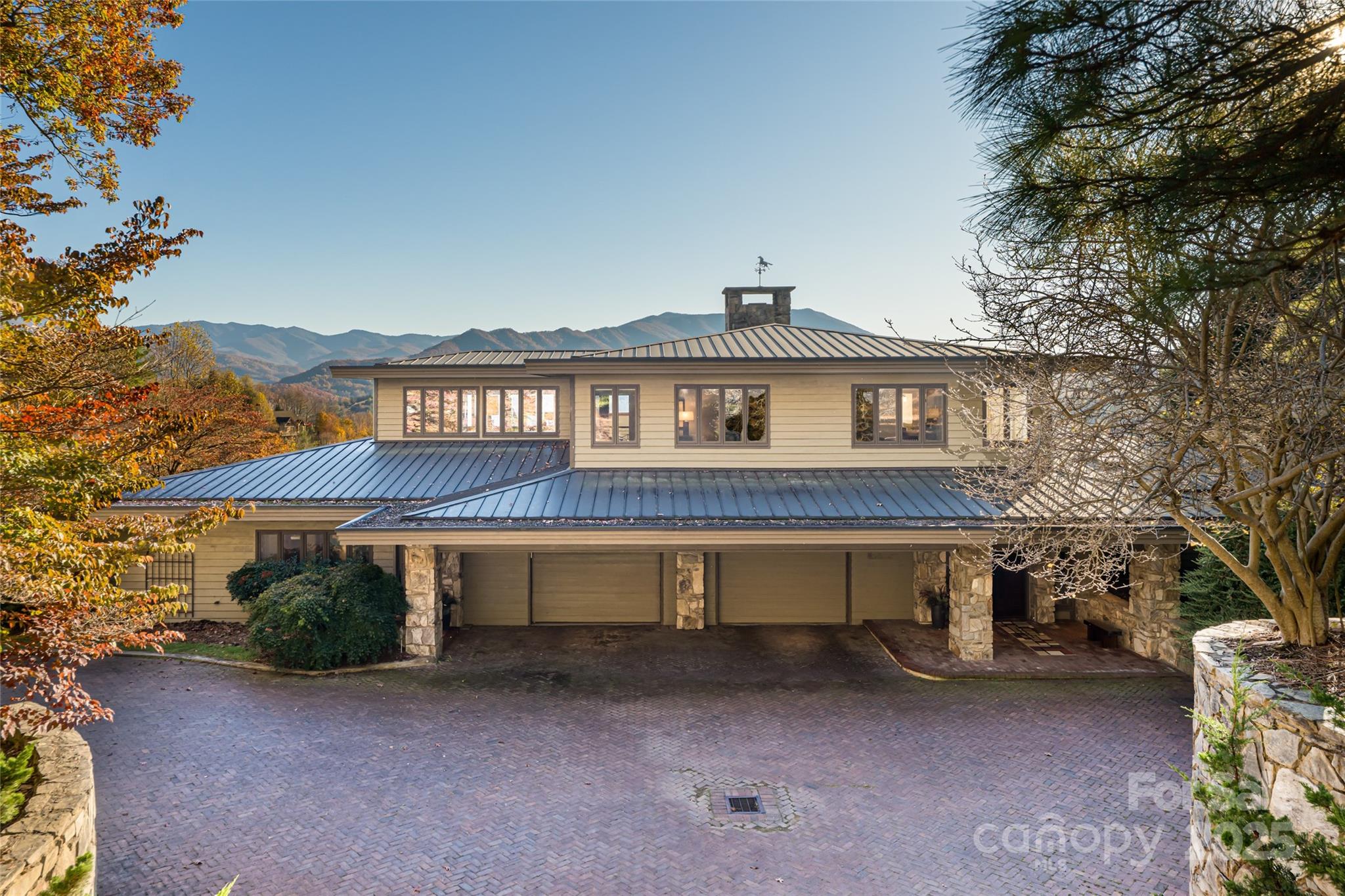 Laurel Ridge Country Club - Residential