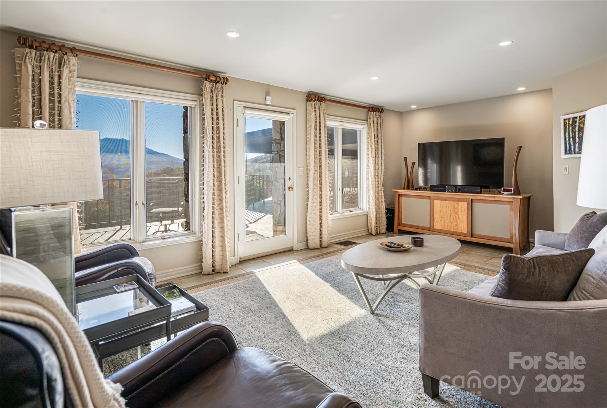 Laurel Ridge Country Club - Residential